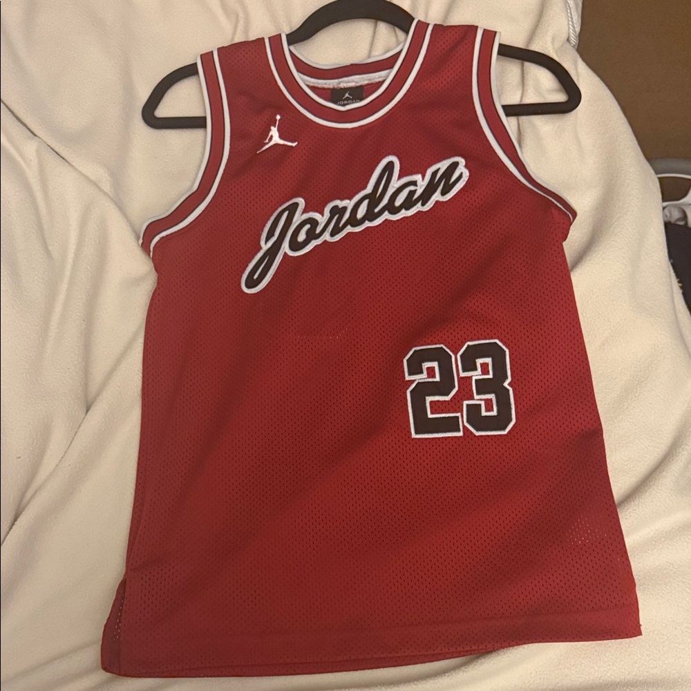 **Pre-loved** Jordan Kids Red and White Basketball Jersey Size M (10-12)